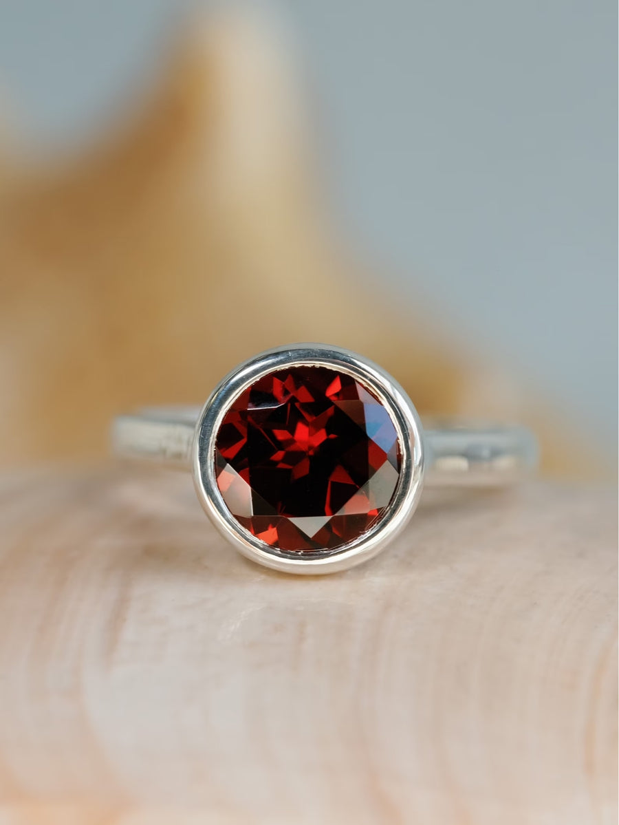 14k Natural Garnet Round Bezel Solitaire Ring