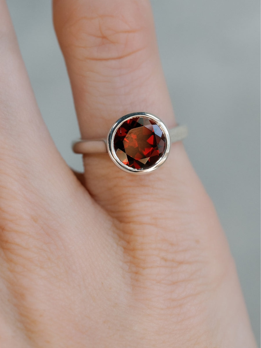 14k Natural Garnet Round Bezel Solitaire Ring