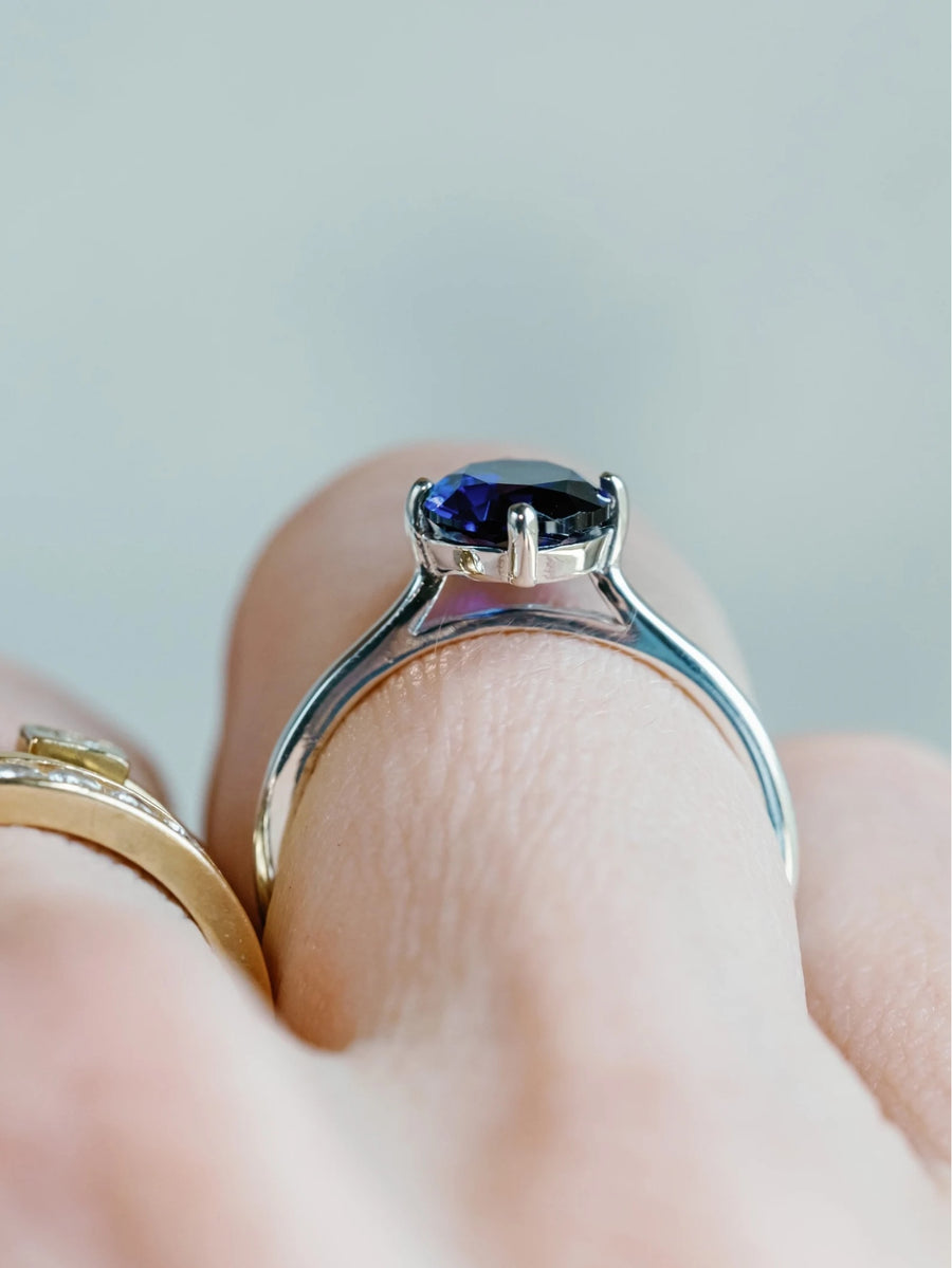 14k Oval Blue Sapphire Ring