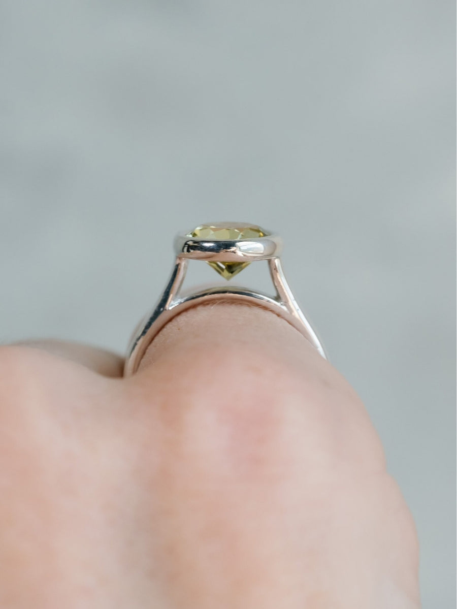 14k Natural Lemon Citrine Round Bezel Ring