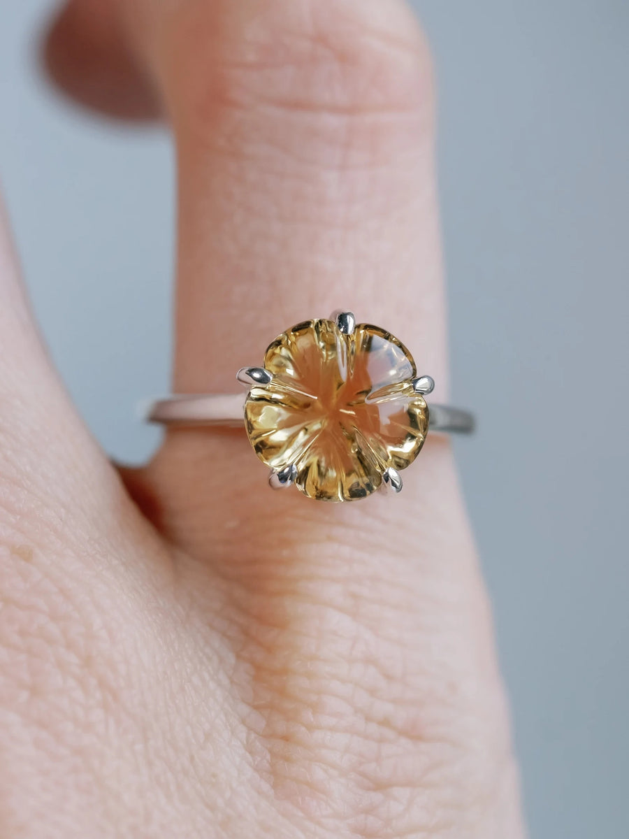 14k Citrine Five Petal Flower Solitaire Gemstone Citrine Ring