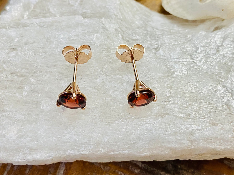 14k Round Garnet Stud Earrings