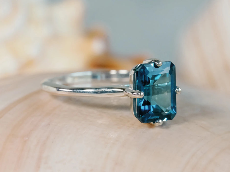 14k London Blue Topaz Solitaire Ring, Compass Setting
