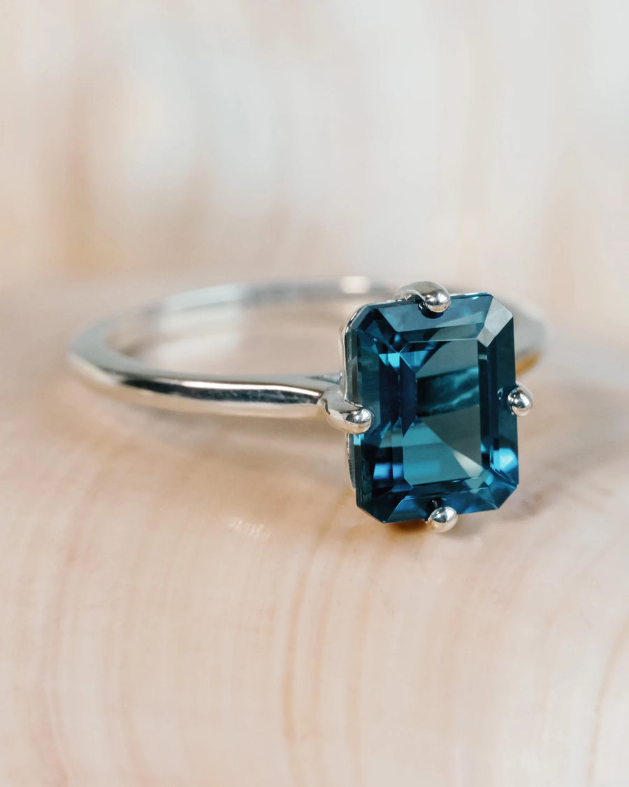 14k London Blue Topaz Solitaire Ring, Compass Setting