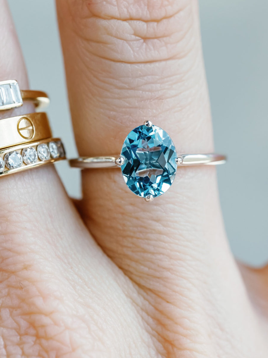 14k Oval Cut Blue Topaz Ring