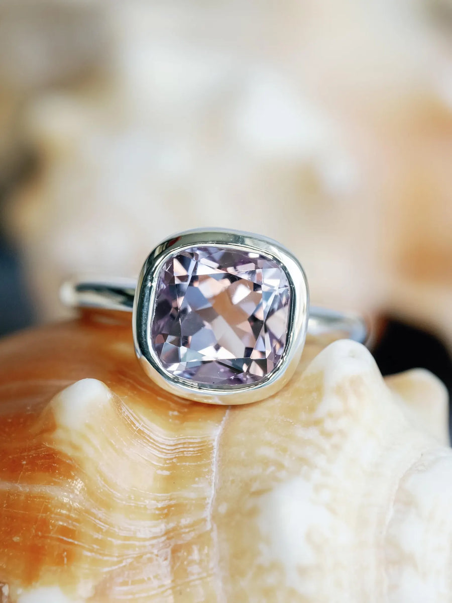 14k Rose De France Cushion Cut Lavender Amethyst Bezel Statement Ring