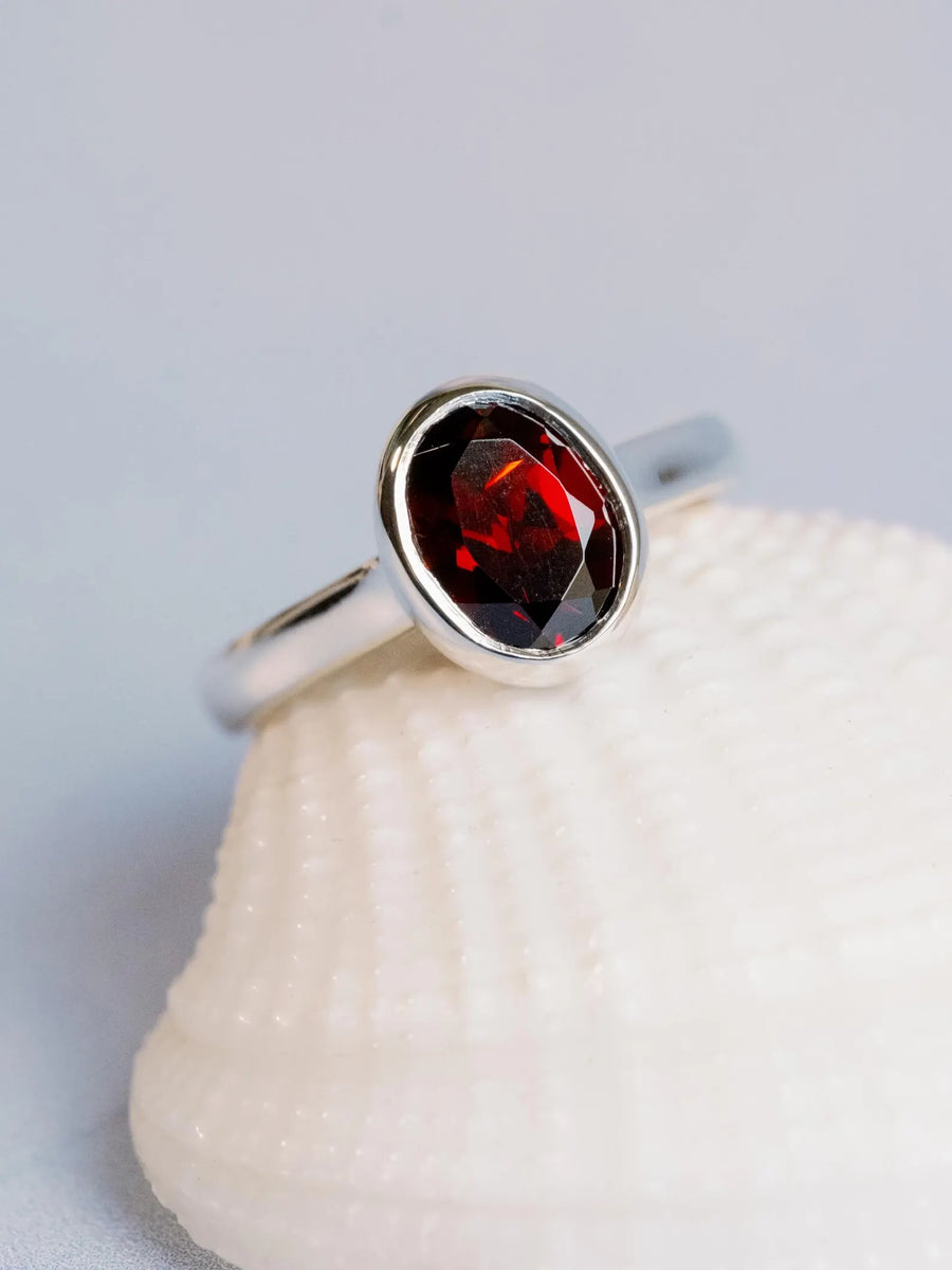 14k Oval Cut Garnet Bezel Setting Ring