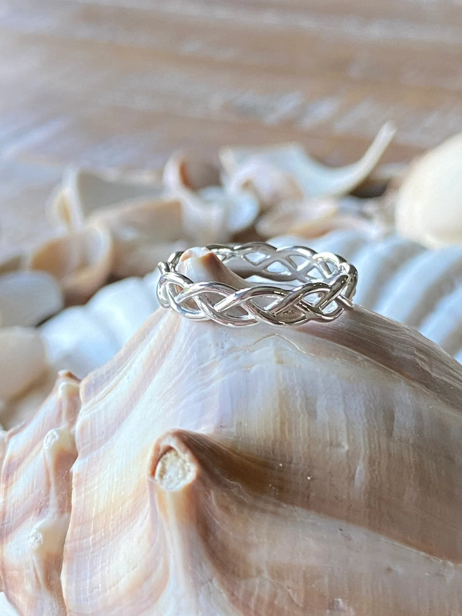 Twisted / Woven Celtic Braided Infinity Wedding Band