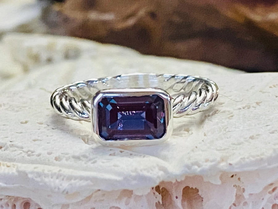 14k Alexandrite East West Ring 8x6mm Stone