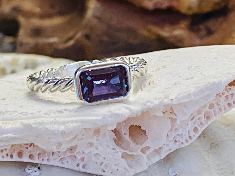 14k Alexandrite East West Ring 8x6mm Stone