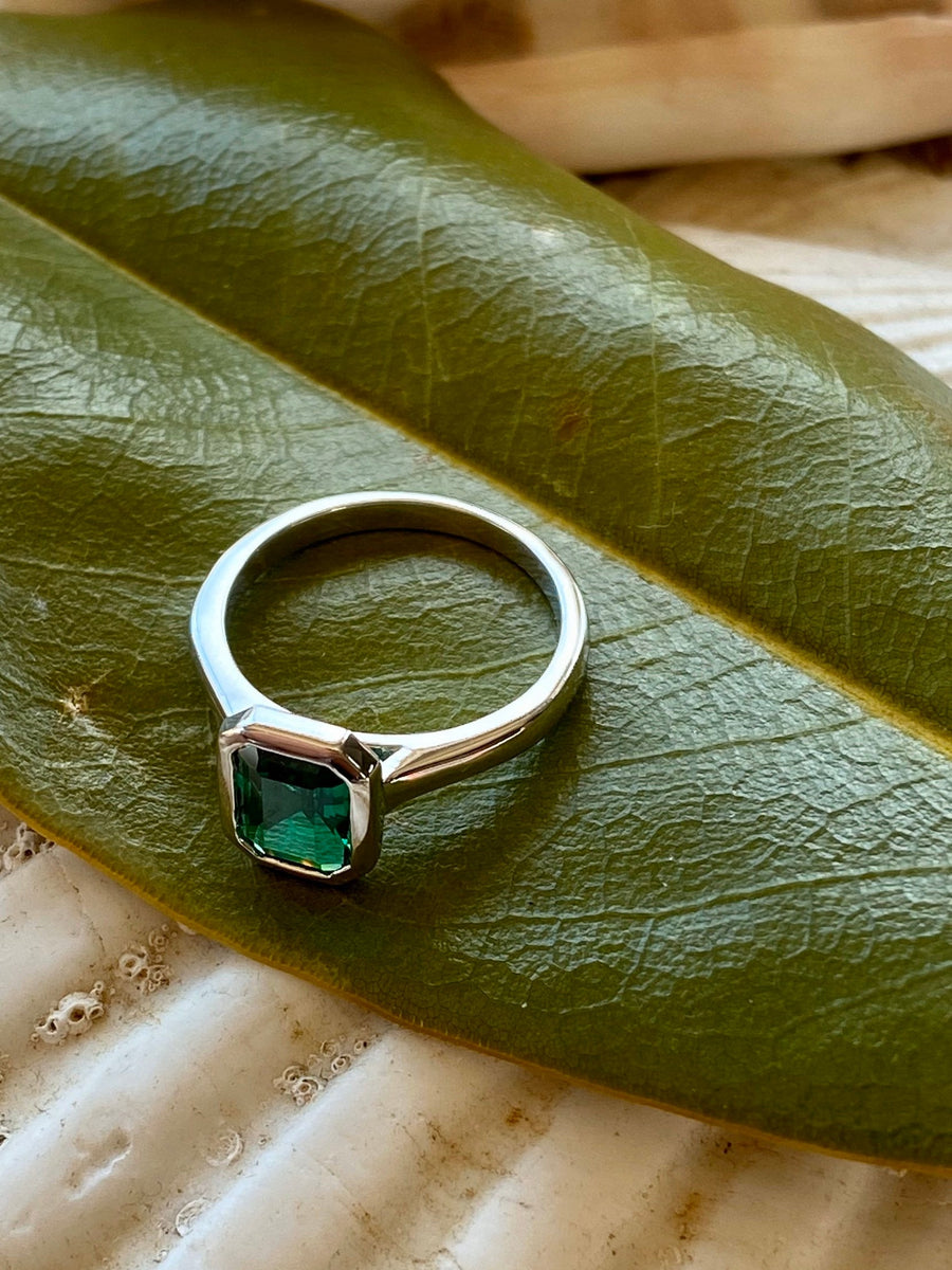 14k Green Emerald Solitaire Bezel Ring