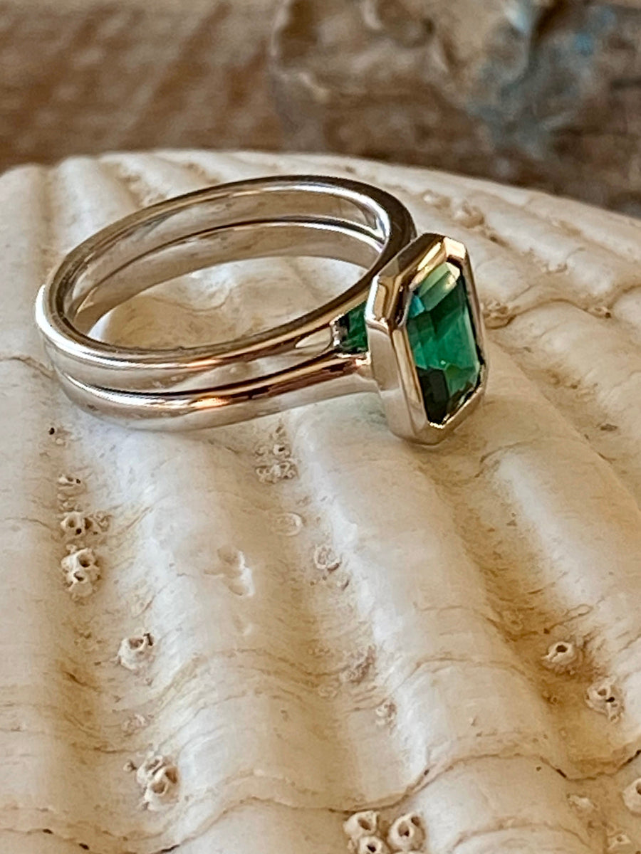 14k Green Emerald Solitaire Bezel Ring