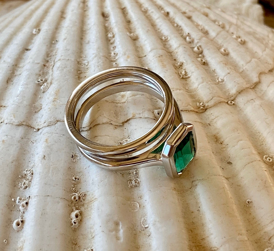 14k Green Emerald Solitaire Bezel Ring