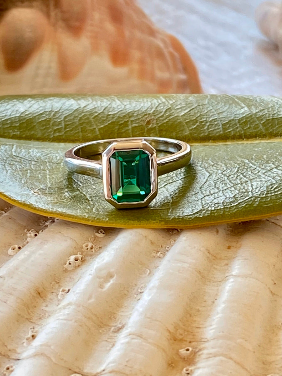 14k Green Emerald Solitaire Bezel Ring