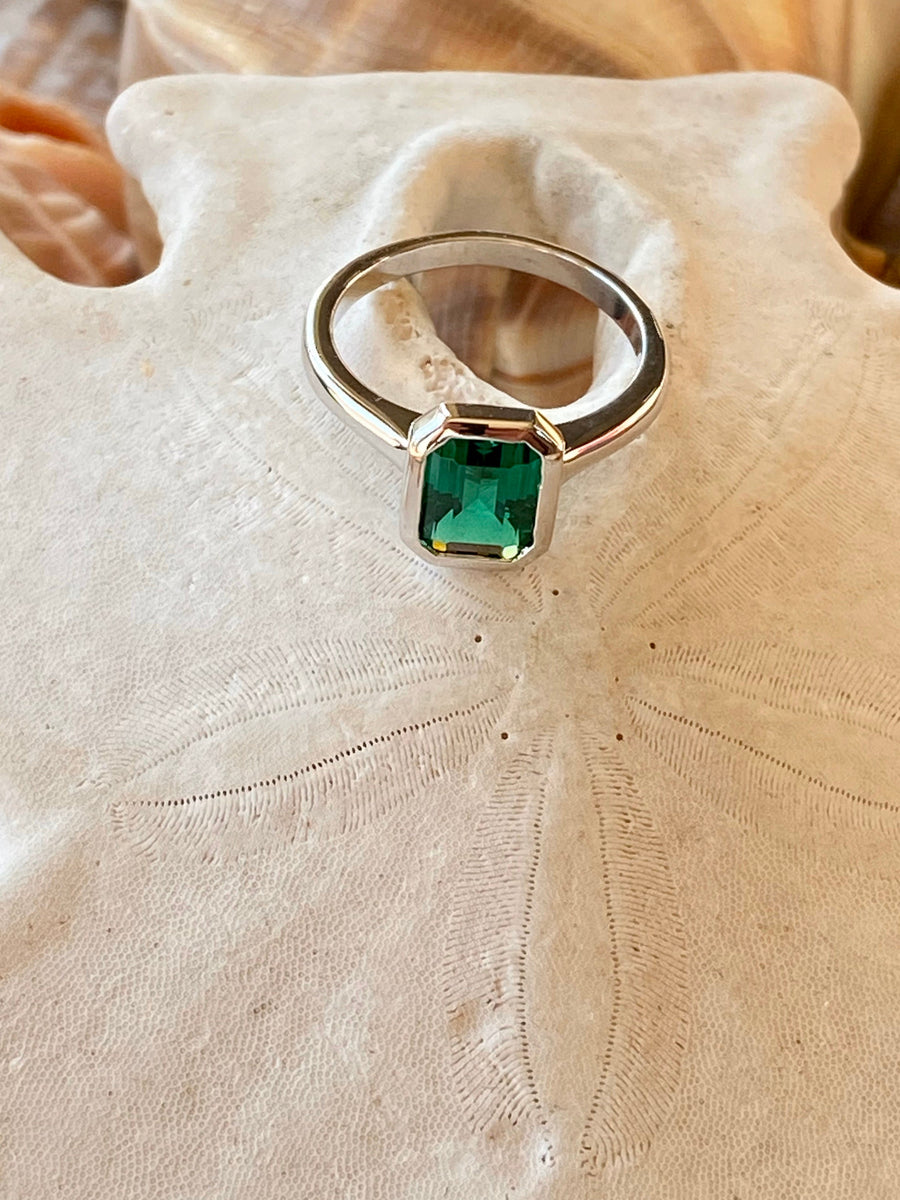 14k Green Emerald Solitaire Bezel Ring