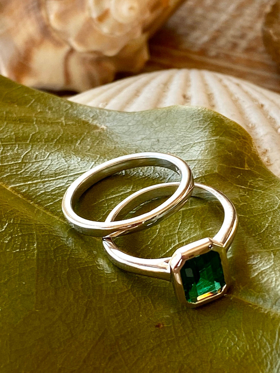 14k Green Emerald Solitaire Bezel Ring