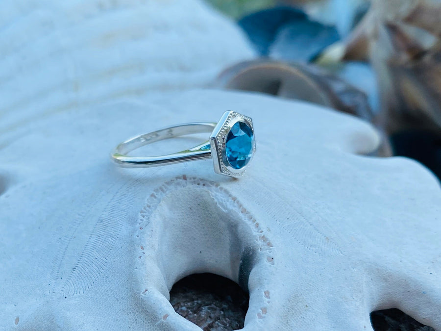 Art Deco Bezel Hexagon Setting London Blue Topaz Ring 1.00ct