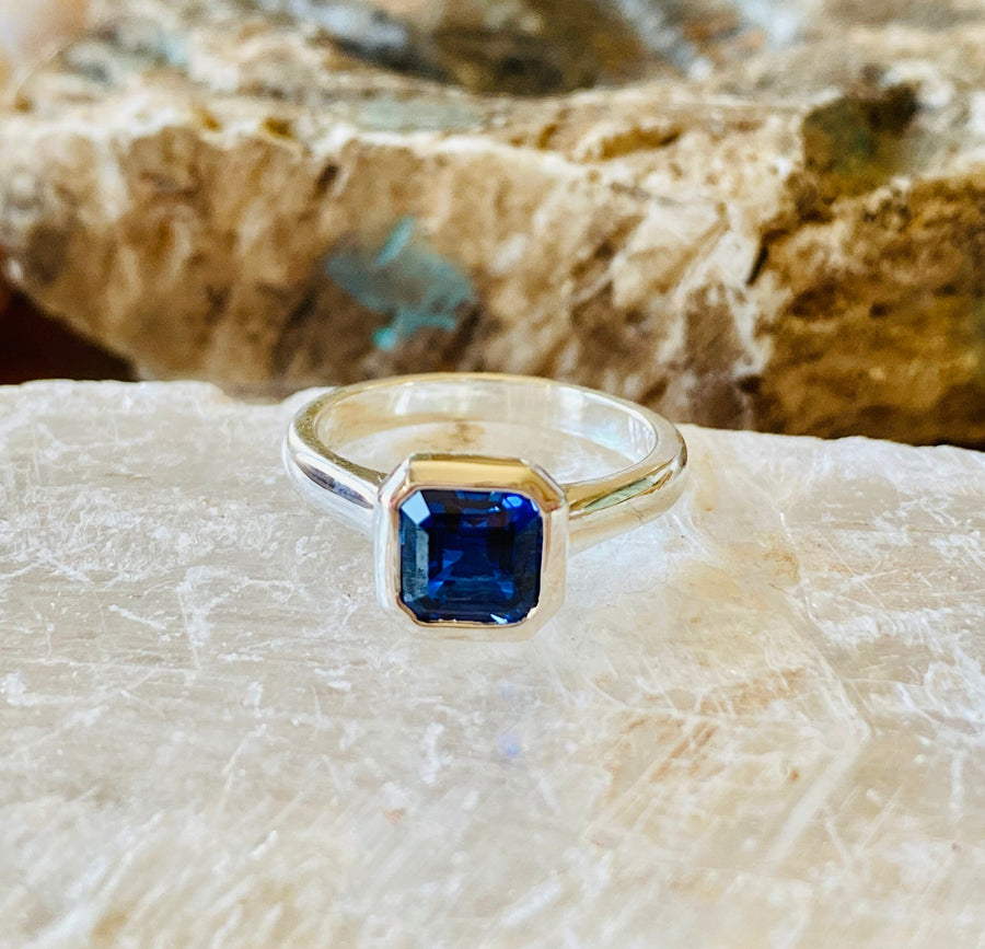 Gold 1.00ct Asscher Cut Sapphire Ring
