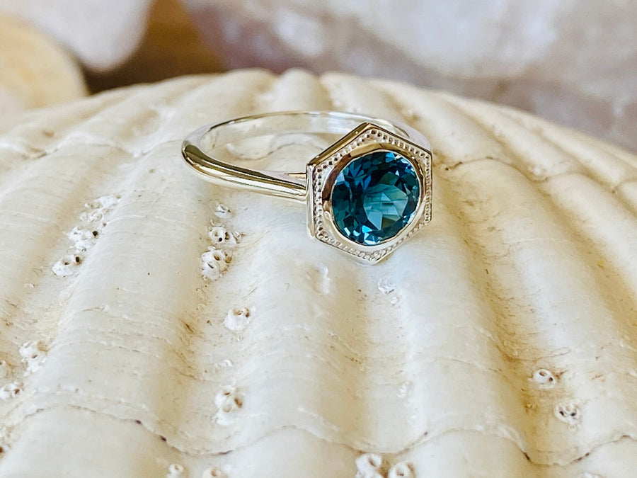 Art Deco Bezel Hexagon Setting London Blue Topaz Ring 1.00ct