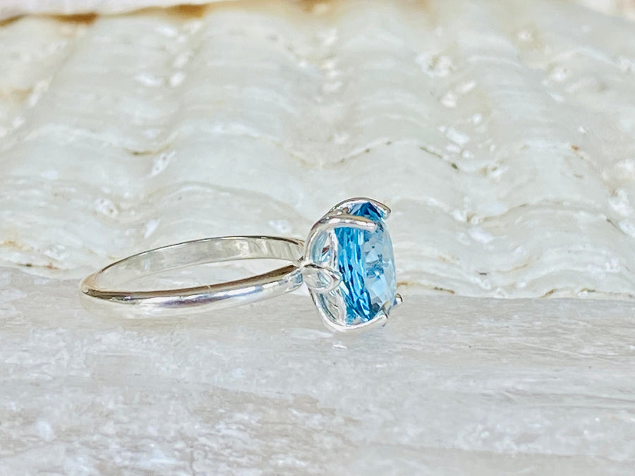 14k Oval Swiss Blue Topaz Solitaire Ring