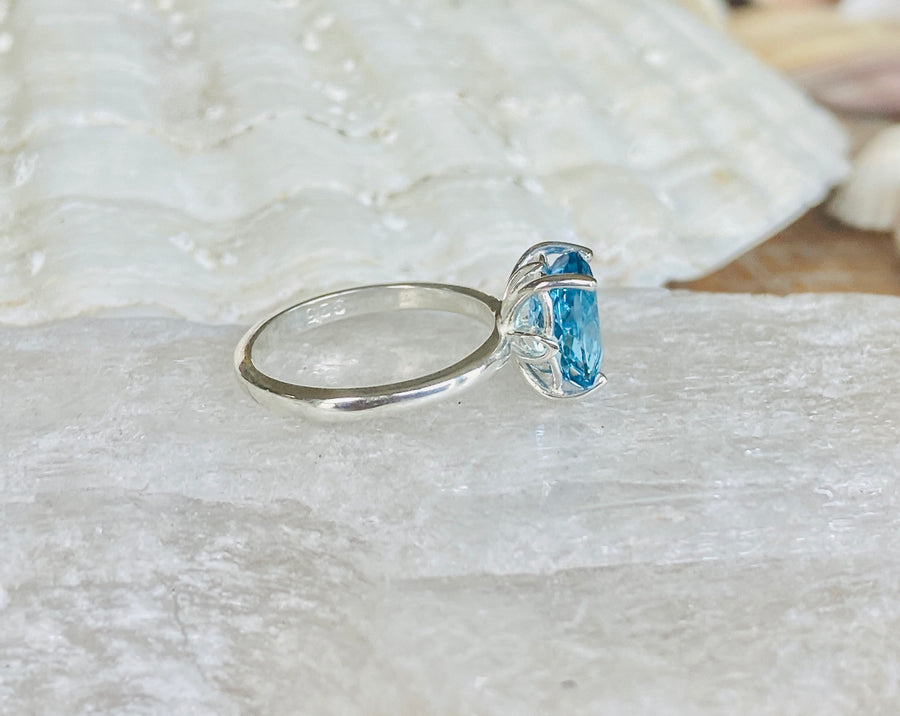 14k Oval Swiss Blue Topaz Solitaire Ring