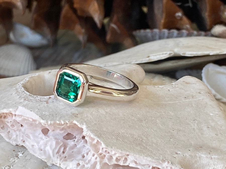 14k Asscher Cut Emerald Solitaire Bezel Setting Ring