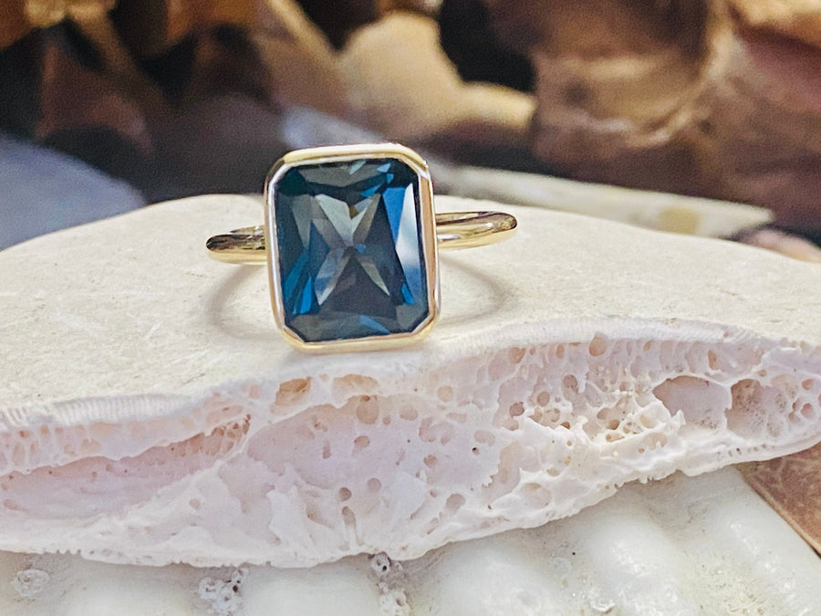 14k Bezel Natural London Blue Topaz Ring