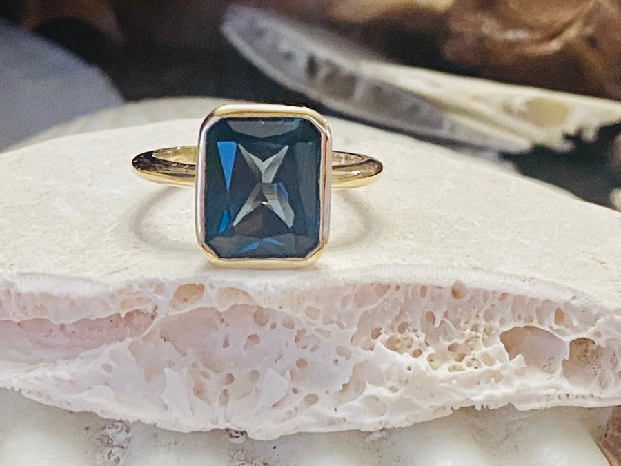 14k Bezel Natural London Blue Topaz Ring