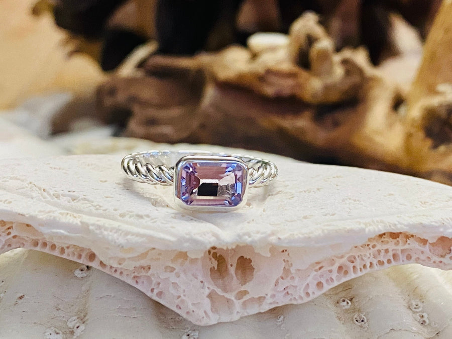 14k Lavender Rose De France Amethyst Emerald Cut East West Twist Ring 1.00ct