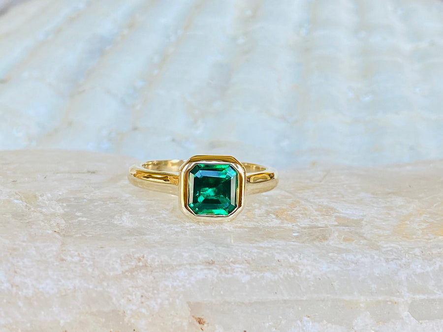 14k Asscher Cut Emerald Solitaire Bezel Setting Ring