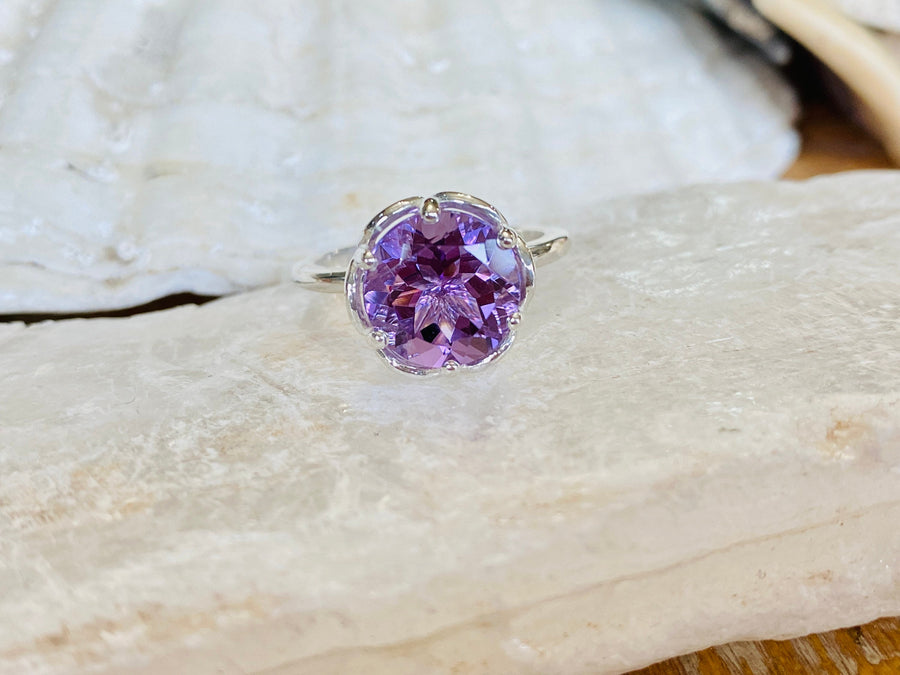 14k Lavender Rose De France Amethyst Large Round Ring