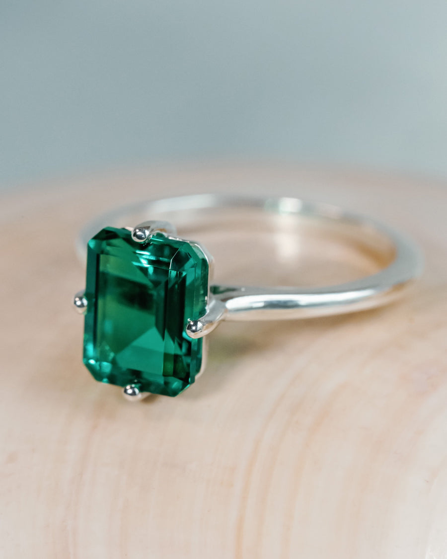 14k Green Zambian Emerald Compass Setting 3.00ct Ring