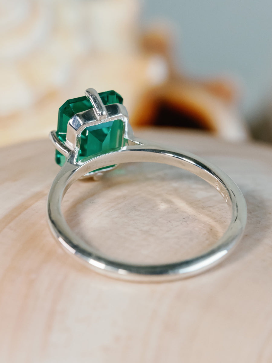 14k Green Zambian Emerald Compass Setting 3.00ct Ring